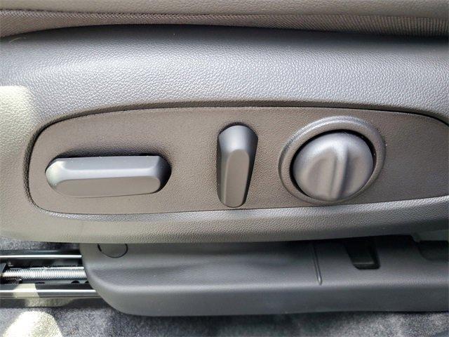 new 2025 Buick Envista car, priced at $29,525
