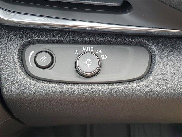 new 2025 Buick Envista car, priced at $26,085