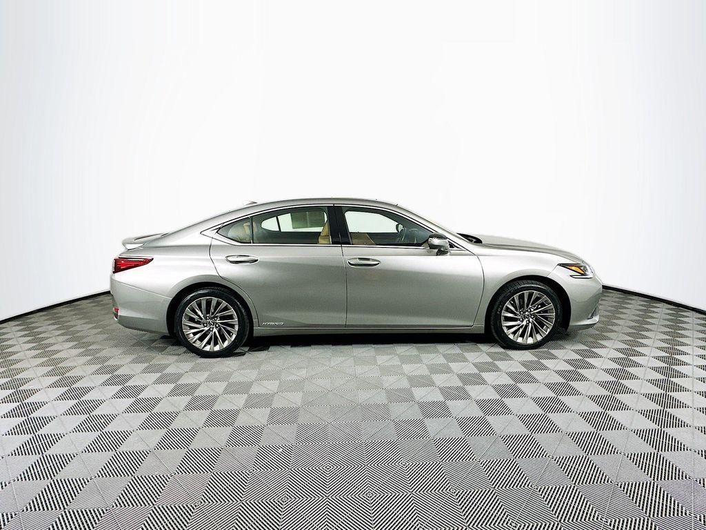 used 2019 Lexus ES 300h car, priced at $31,475