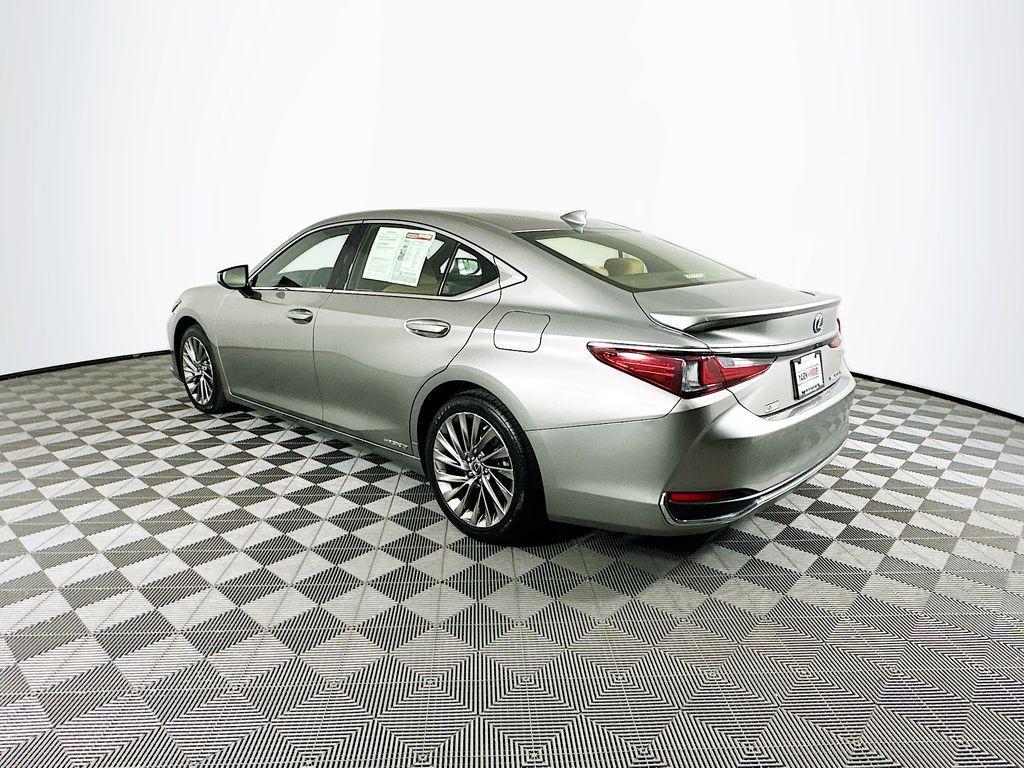 used 2019 Lexus ES 300h car, priced at $31,475