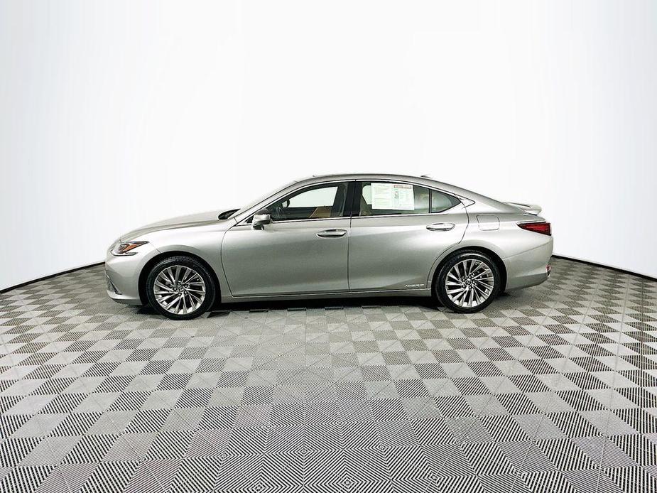 used 2019 Lexus ES 300h car, priced at $31,475