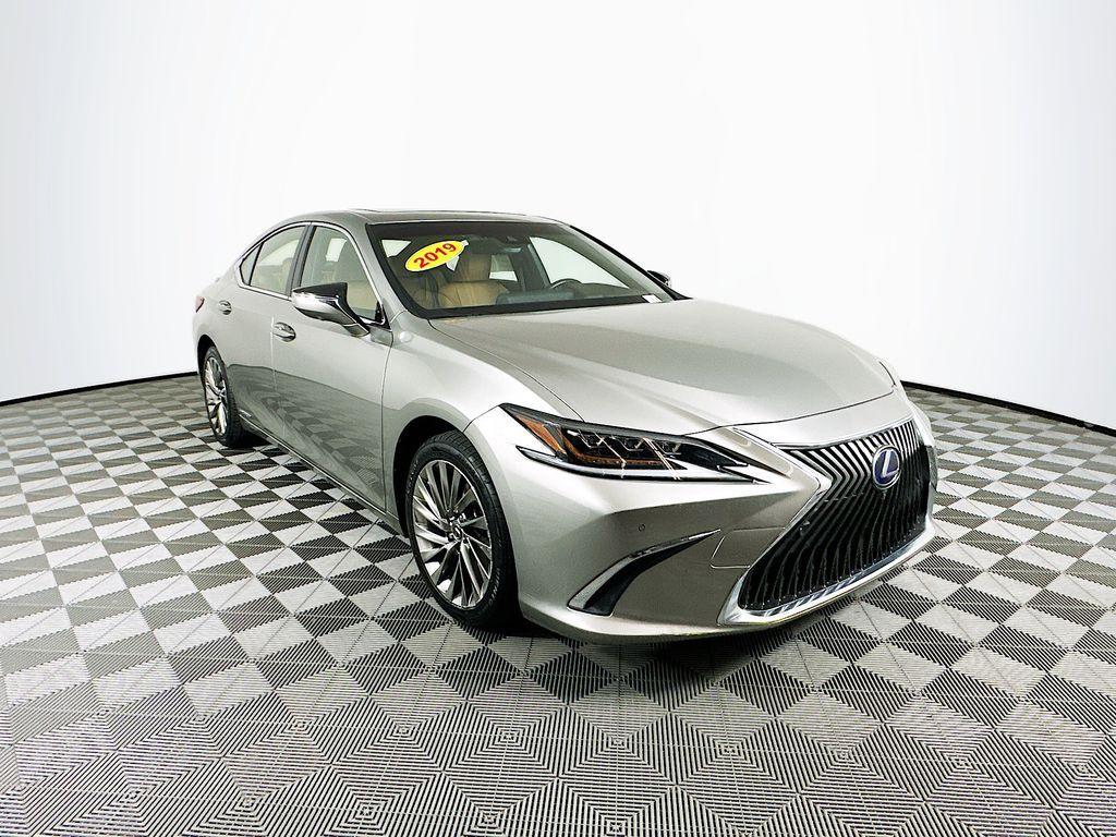 used 2019 Lexus ES 300h car, priced at $31,475