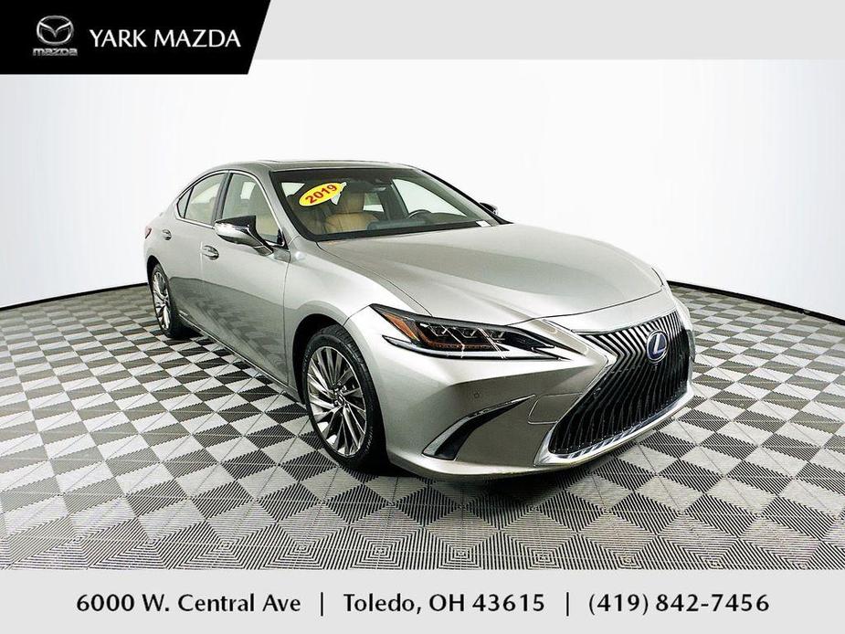 used 2019 Lexus ES 300h car, priced at $31,475