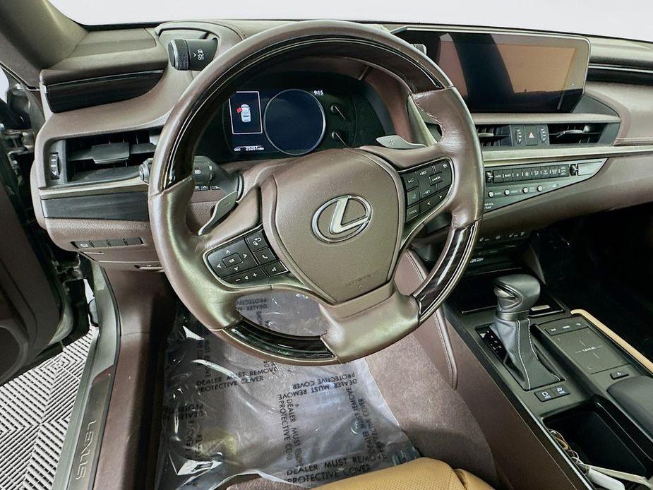 used 2019 Lexus ES 300h car, priced at $31,475