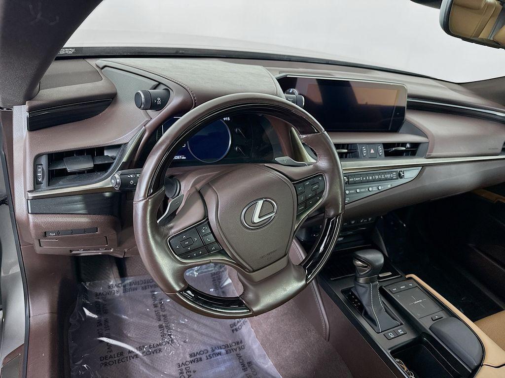 used 2019 Lexus ES 300h car, priced at $31,475