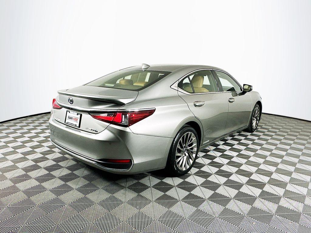 used 2019 Lexus ES 300h car, priced at $31,475