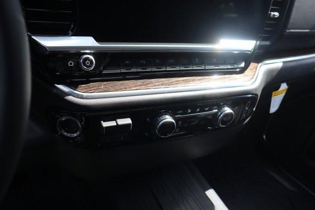 new 2025 GMC Sierra 1500 car, priced at $51,252