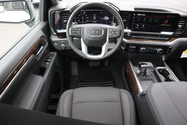 new 2025 GMC Sierra 1500 car, priced at $52,370