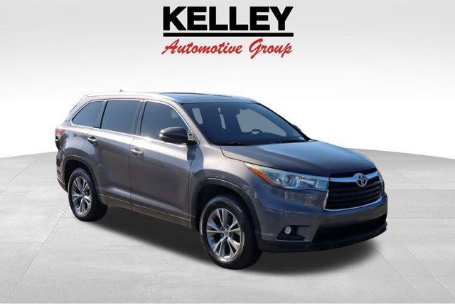 used 2015 Toyota Highlander car, priced at $15,500