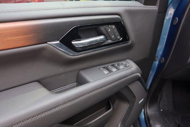 new 2025 GMC Yukon XL car, priced at $88,000