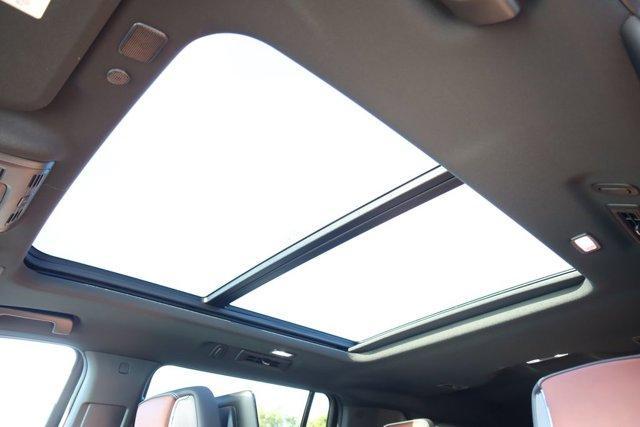 new 2024 GMC Yukon XL car