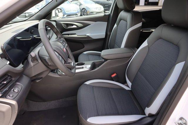 new 2025 Buick Envista car, priced at $25,100