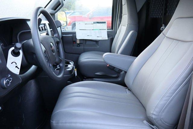 new 2025 GMC Savana 2500 car