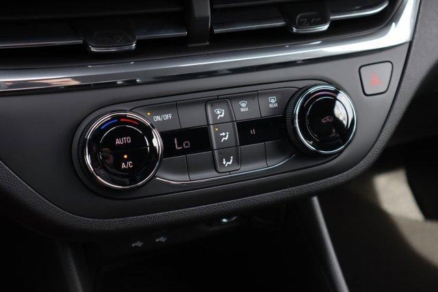 new 2025 Buick Envista car, priced at $26,000