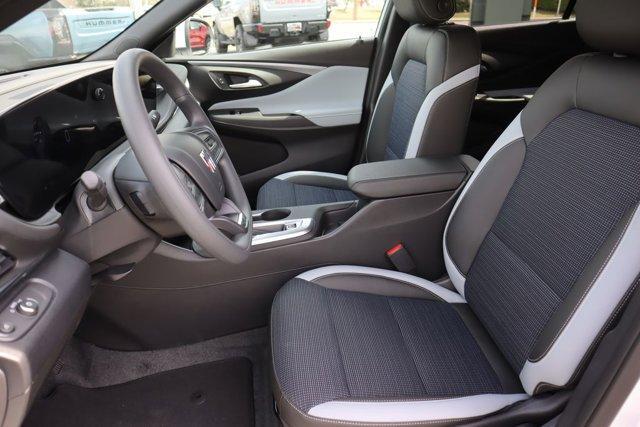 new 2025 Buick Envista car, priced at $26,000