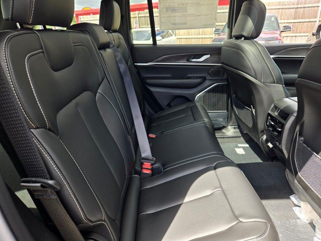 new 2025 Jeep Grand Cherokee car, priced at $47,224