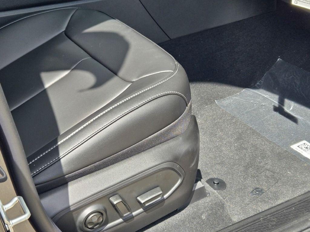 new 2025 Jeep Grand Cherokee car, priced at $47,224