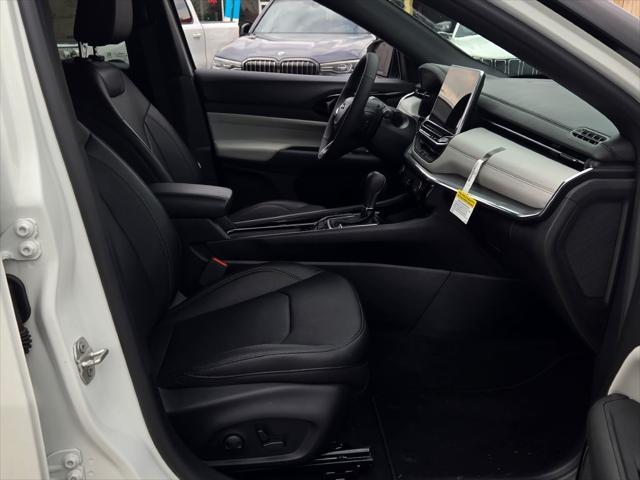 new 2024 Jeep Compass car, priced at $39,015