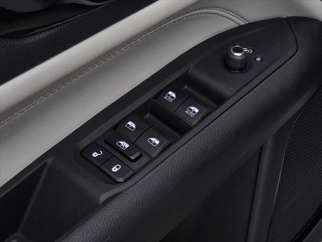new 2024 Jeep Compass car, priced at $39,015