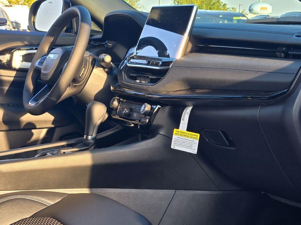 new 2025 Jeep Compass car, priced at $27,700