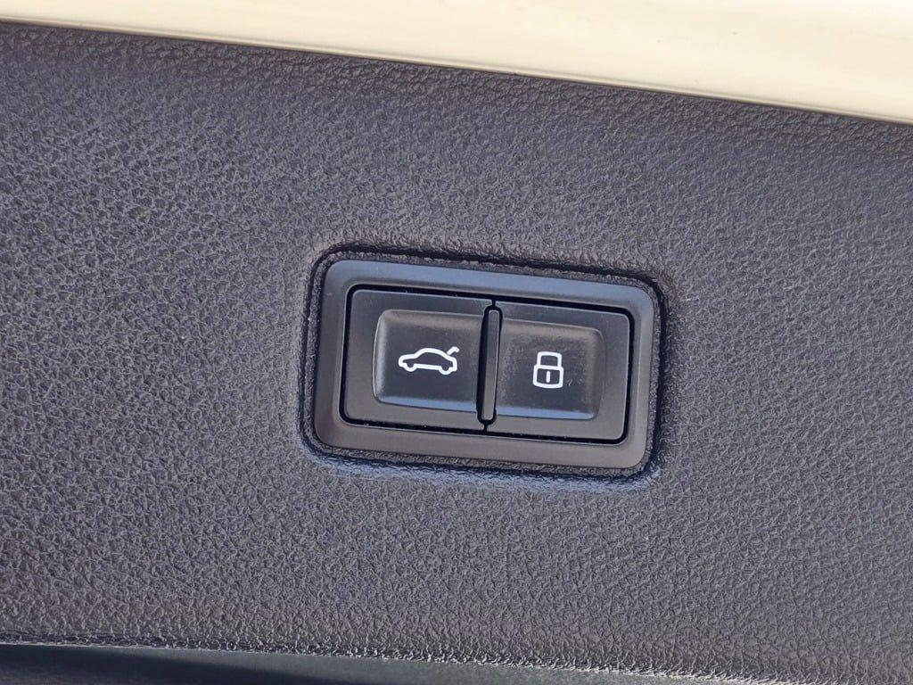 used 2019 Audi Q7 car, priced at $23,072
