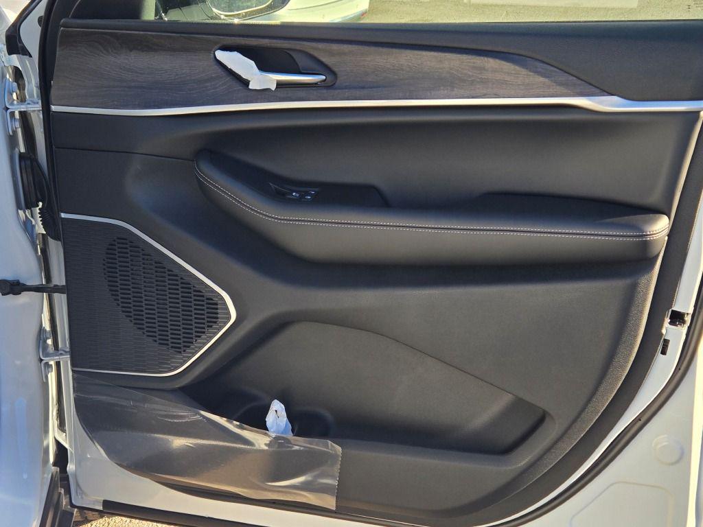 new 2025 Jeep Grand Cherokee L car, priced at $46,113