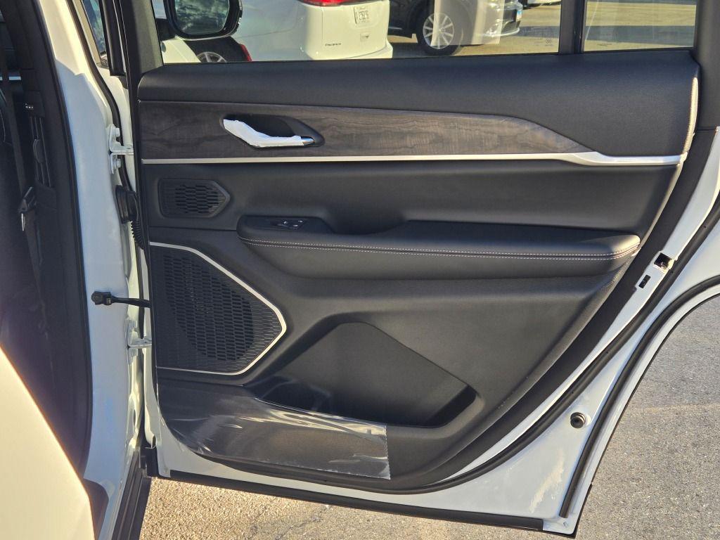 new 2025 Jeep Grand Cherokee L car, priced at $46,113