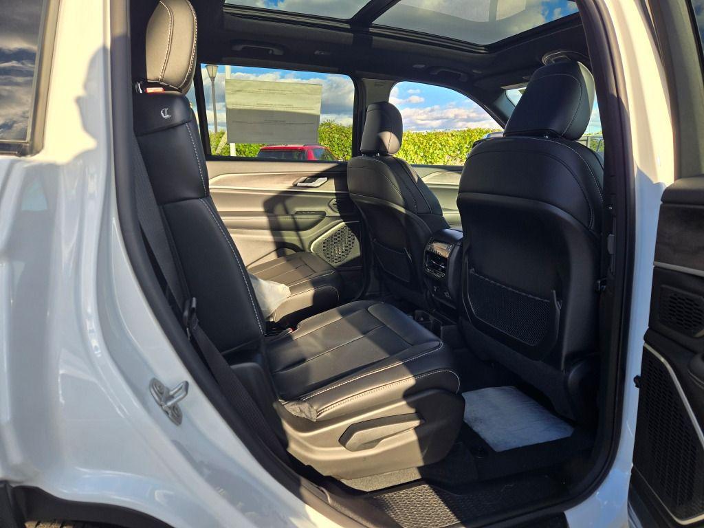 new 2025 Jeep Grand Cherokee L car, priced at $46,113