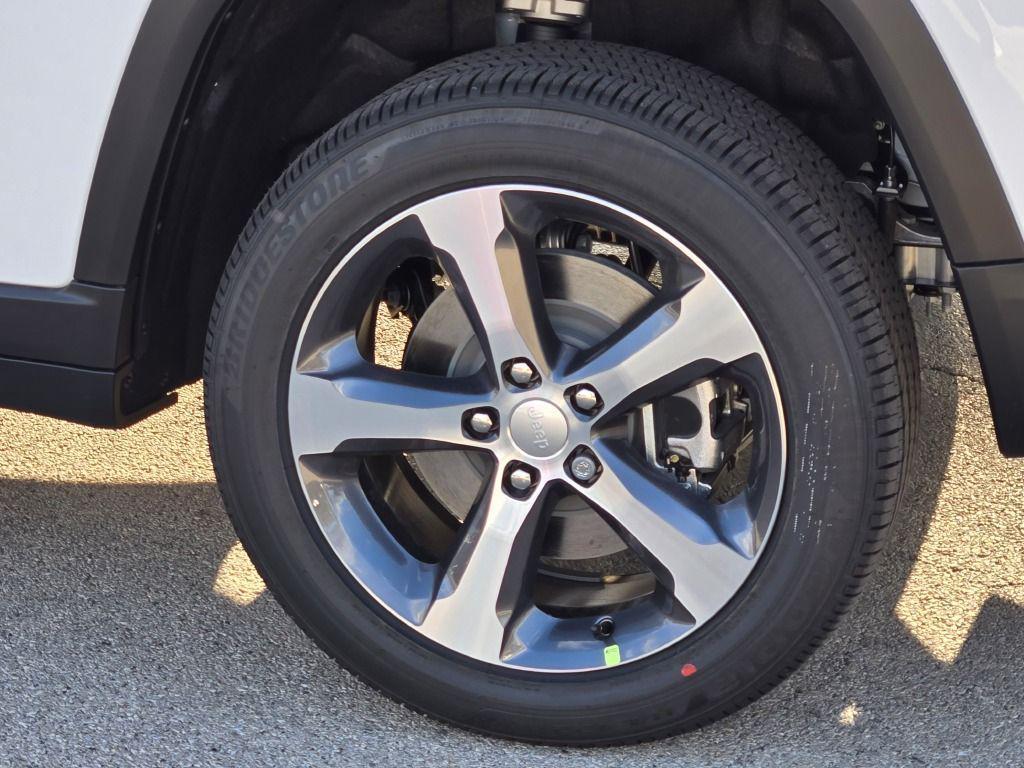 new 2025 Jeep Grand Cherokee L car, priced at $46,113