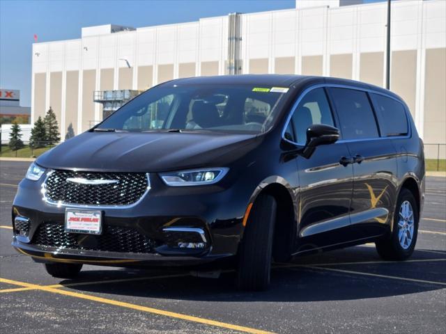 new 2025 Chrysler Pacifica car, priced at $41,283