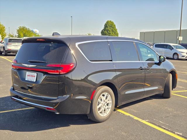 new 2025 Chrysler Pacifica car, priced at $41,283