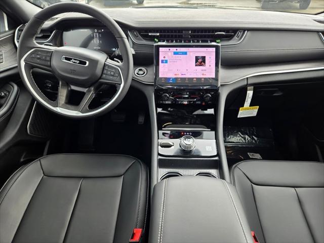 new 2025 Jeep Grand Cherokee car, priced at $45,921