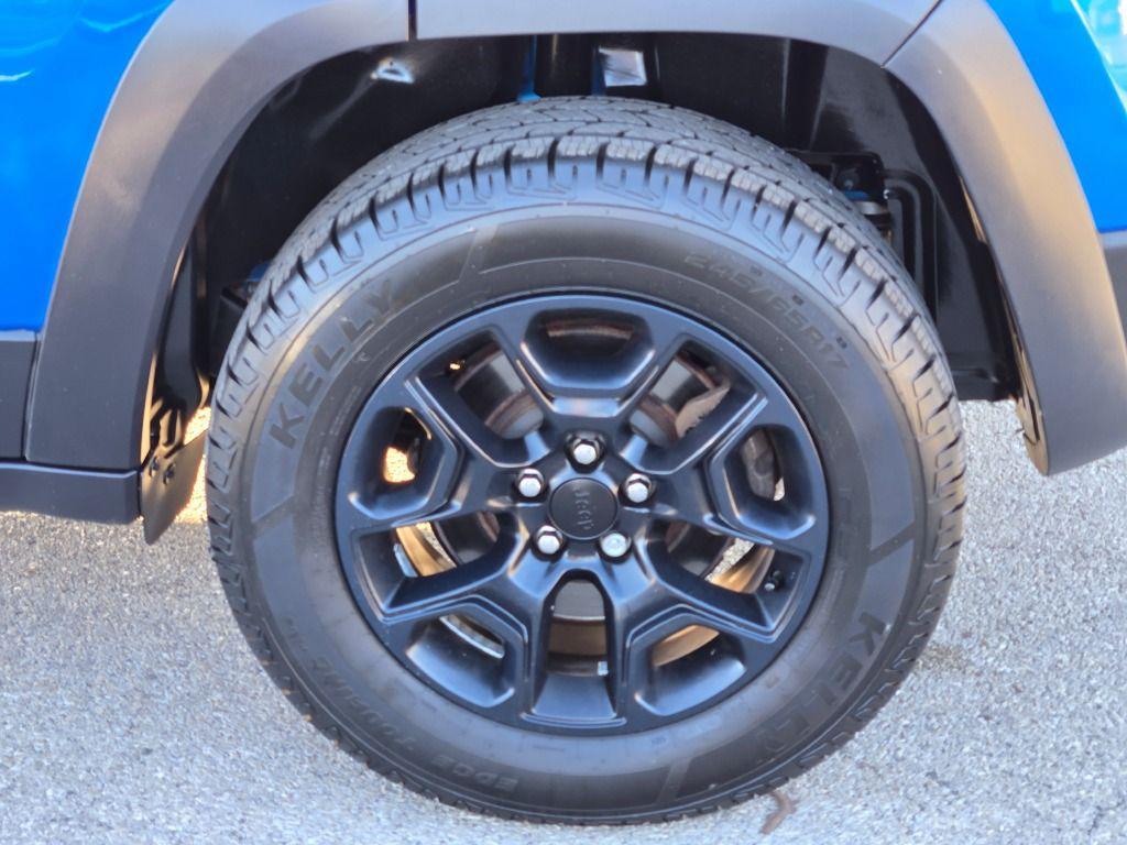 used 2022 Jeep Cherokee car, priced at $26,765