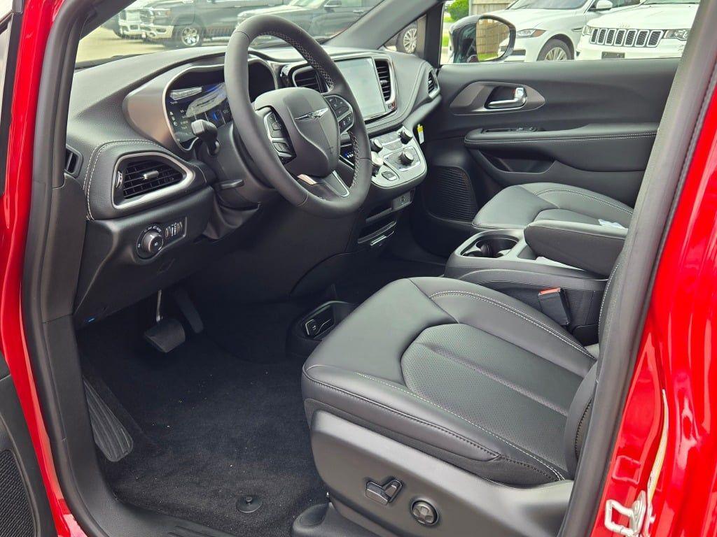 new 2026 Chrysler Pacifica car, priced at $42,527