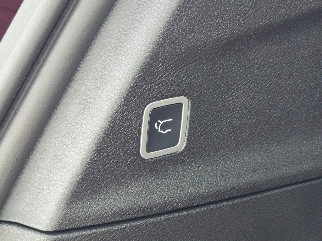new 2026 Chrysler Pacifica car, priced at $42,527