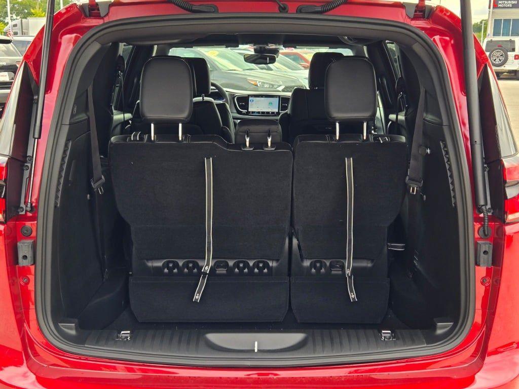 new 2026 Chrysler Pacifica car, priced at $42,527