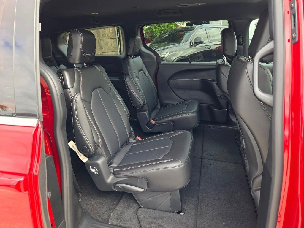 new 2026 Chrysler Pacifica car, priced at $42,527