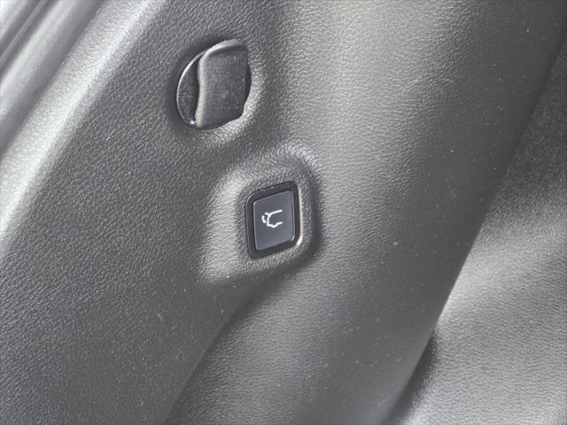 used 2022 Jeep Compass car, priced at $24,214