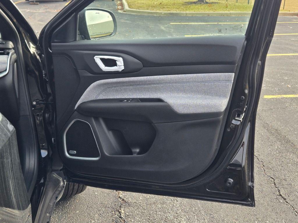 new 2025 Jeep Compass car, priced at $31,310