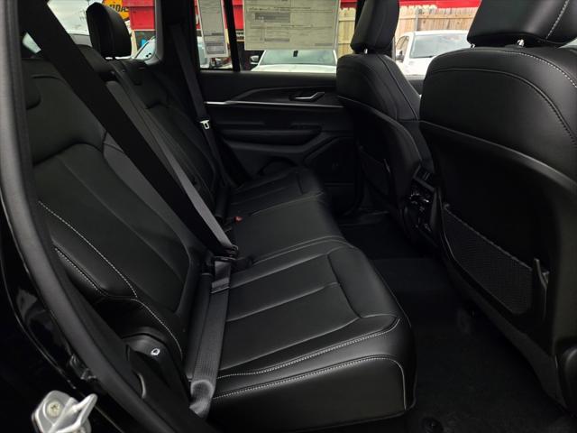 new 2025 Jeep Grand Cherokee car, priced at $46,171