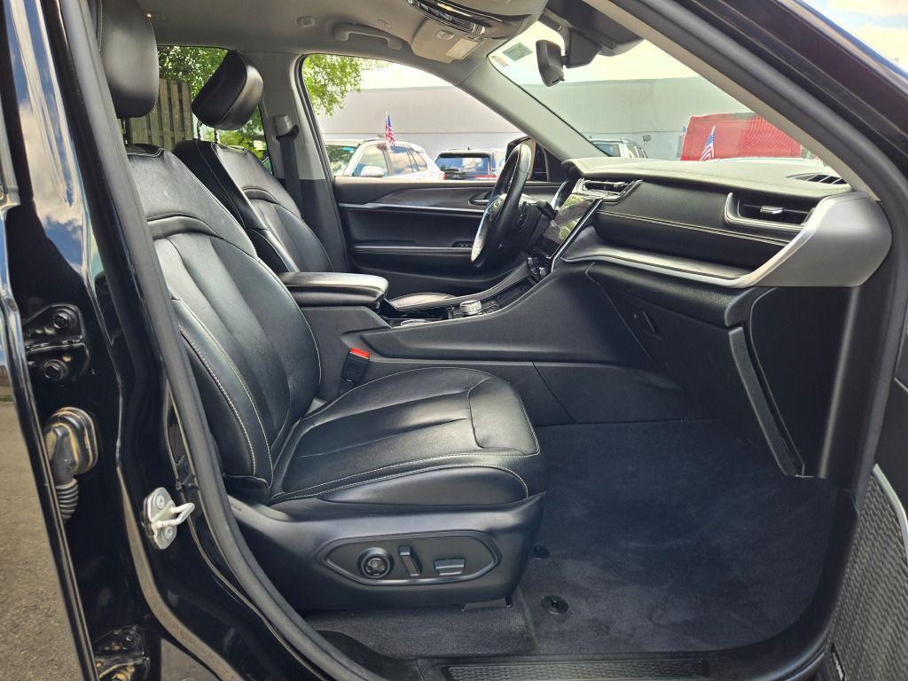 used 2022 Jeep Grand Cherokee L car, priced at $28,995