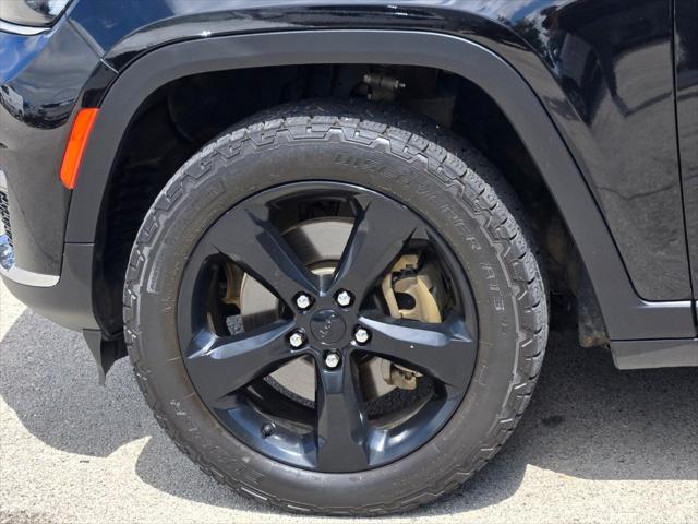 used 2022 Jeep Grand Cherokee L car, priced at $30,595