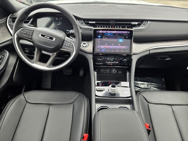 new 2025 Jeep Grand Cherokee car, priced at $50,476