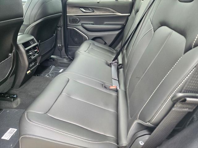 new 2025 Jeep Grand Cherokee car, priced at $50,476