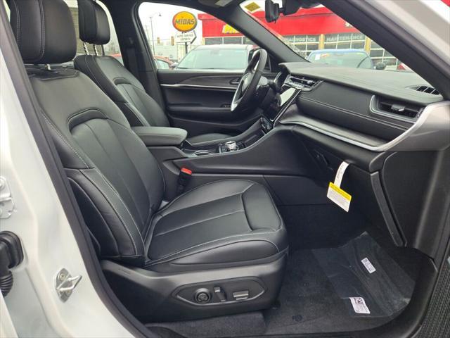 new 2025 Jeep Grand Cherokee car, priced at $50,476