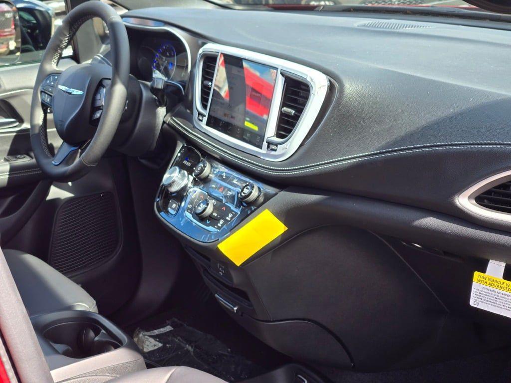 new 2026 Chrysler Pacifica car, priced at $46,402