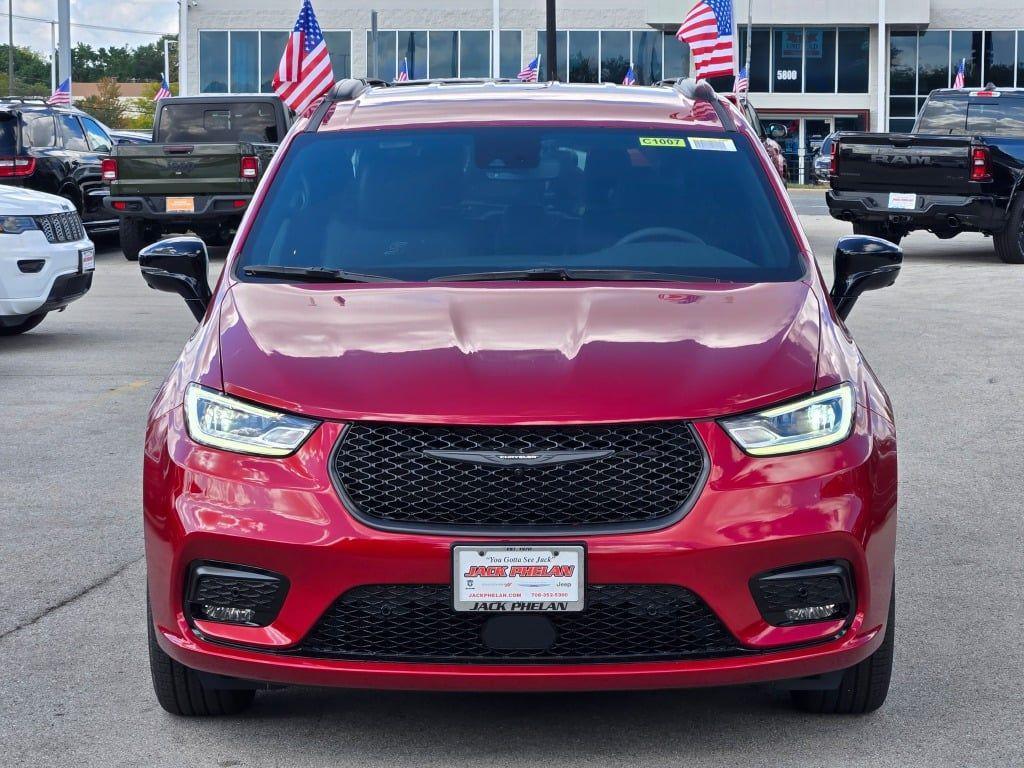 new 2026 Chrysler Pacifica car, priced at $46,402