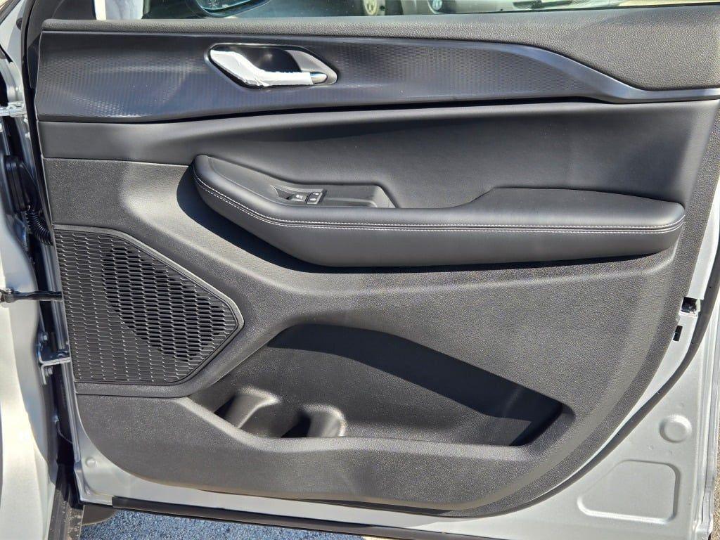 new 2025 Jeep Grand Cherokee car, priced at $41,829