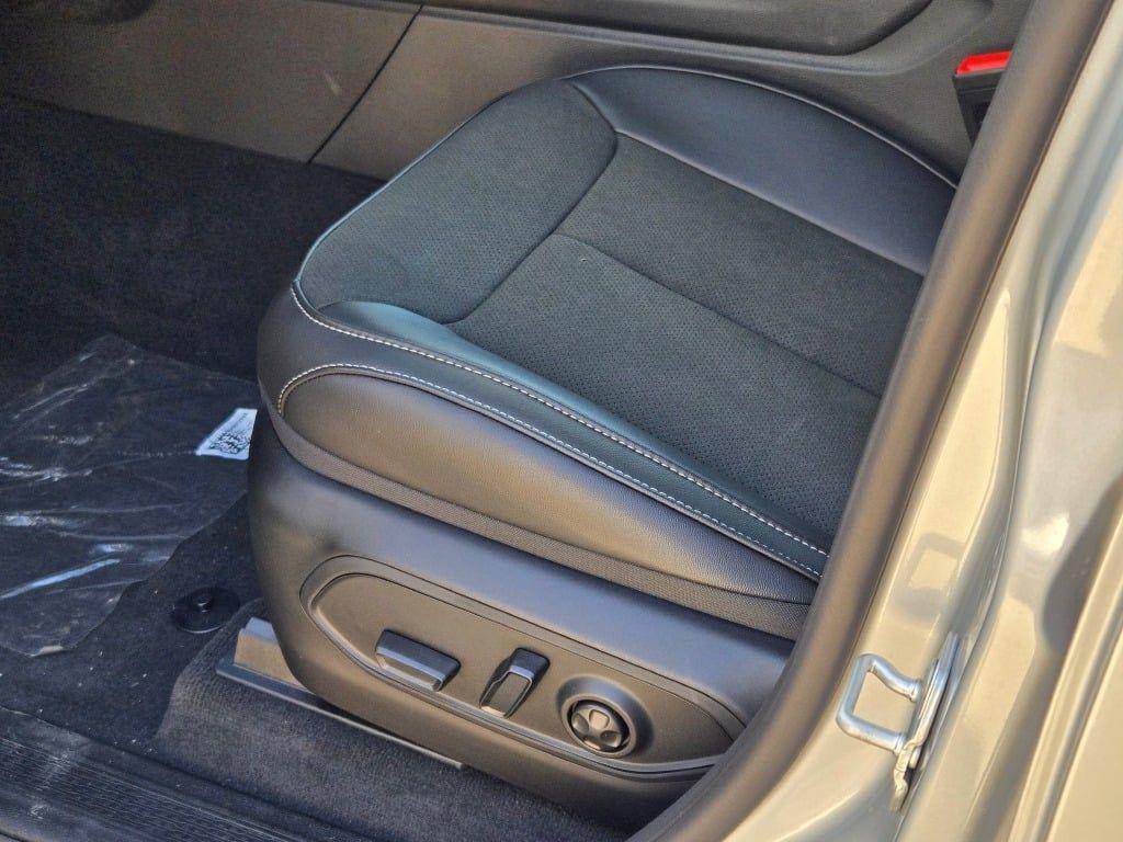 new 2025 Jeep Grand Cherokee car, priced at $41,829