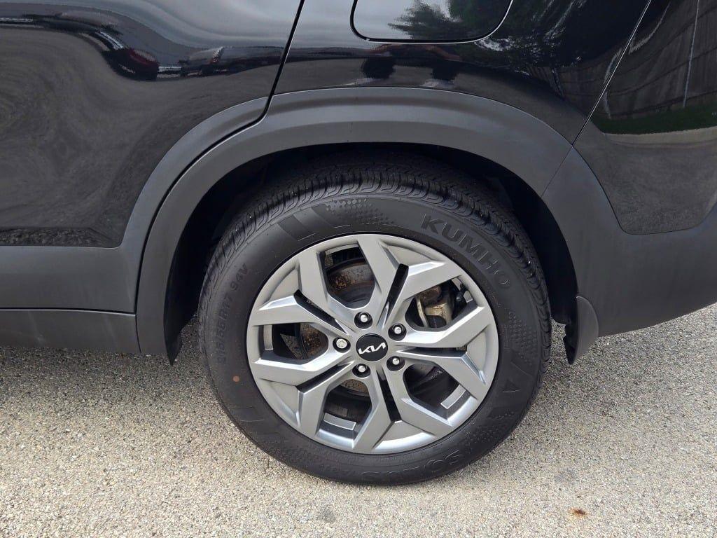 used 2024 Kia Seltos car, priced at $23,052